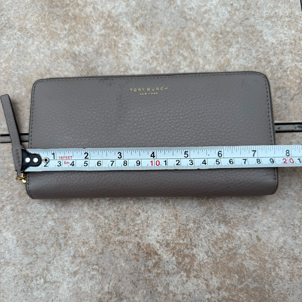 Tory Burch Perry Wallet - Picture 3 of 10